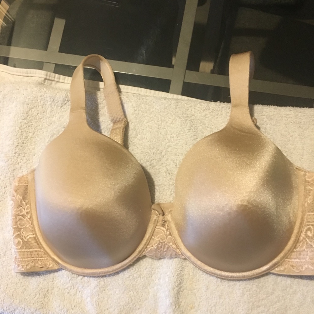 Vanity Fair cream bra
